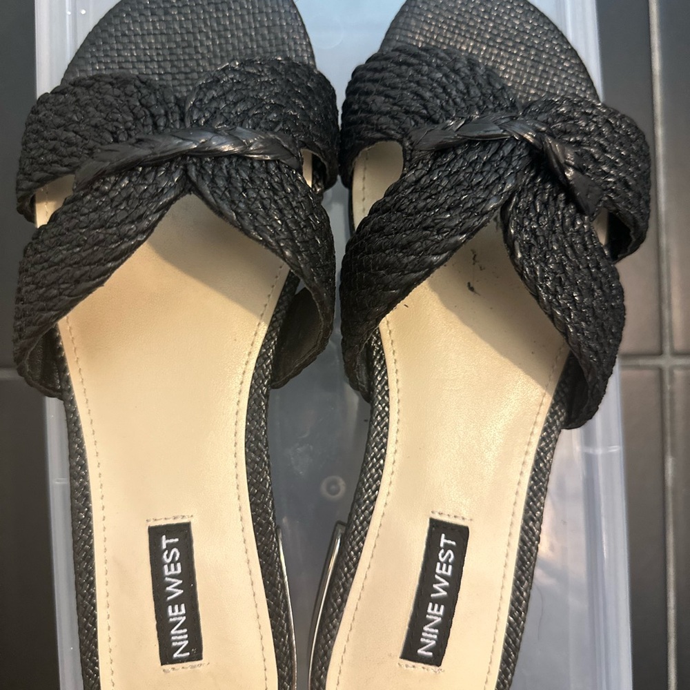 Nine West black sandals!  Size women’s 7.